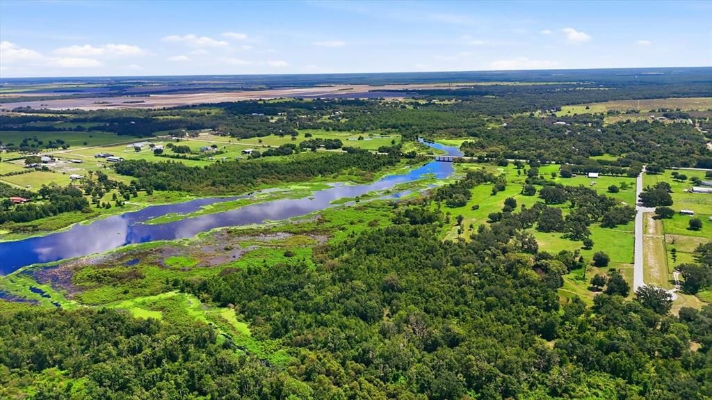 待售: $589,000 (5.35 acres)