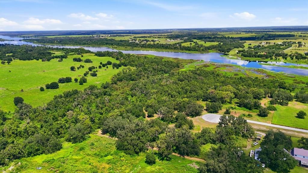 待售: $589,000 (5.35 acres)