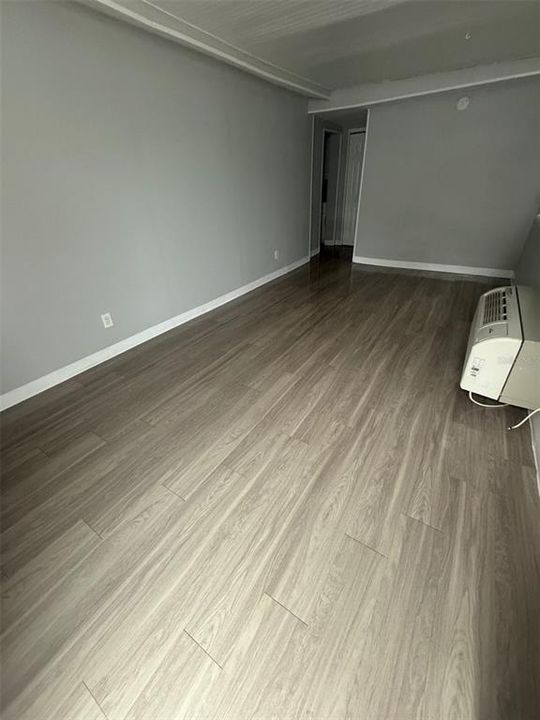 В аренду: $995 (0 спален, 1 ванн, 600 Квадратных фут)