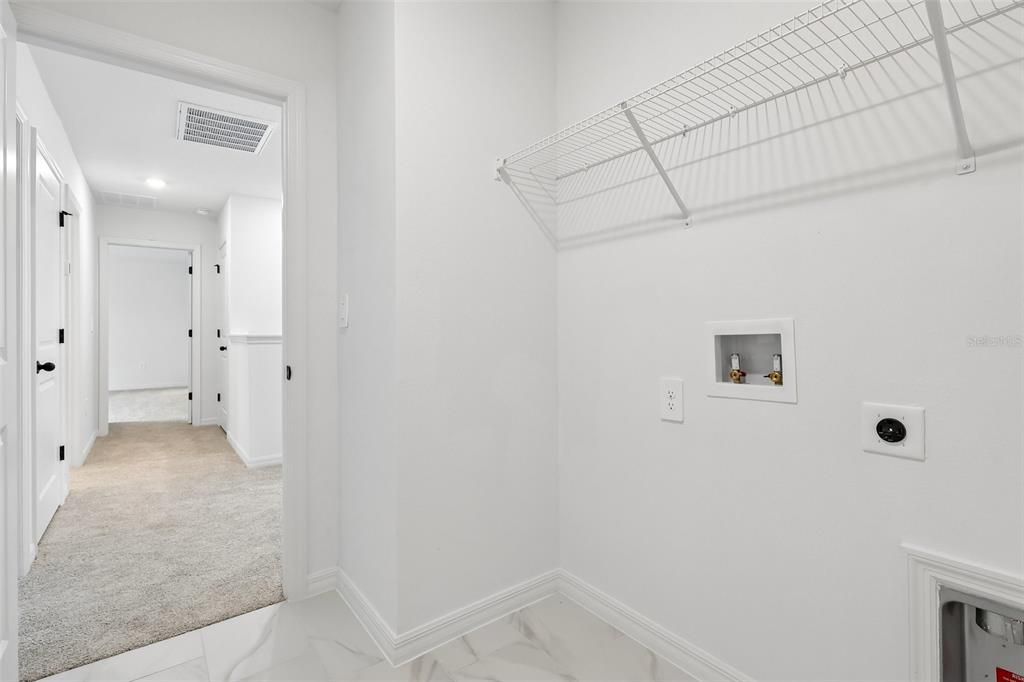 На продажу: $362,990 (4 спален, 2 ванн, 2500 Квадратных фут)