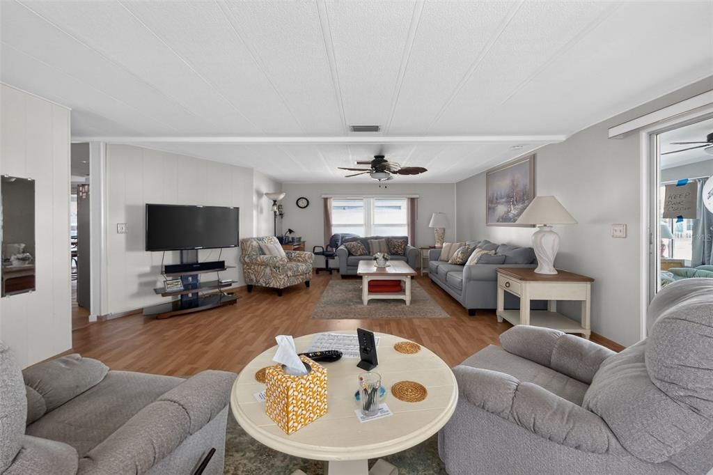 En Venta: $190,000 (2 camas, 2 baños, 1344 Pies cuadrados)