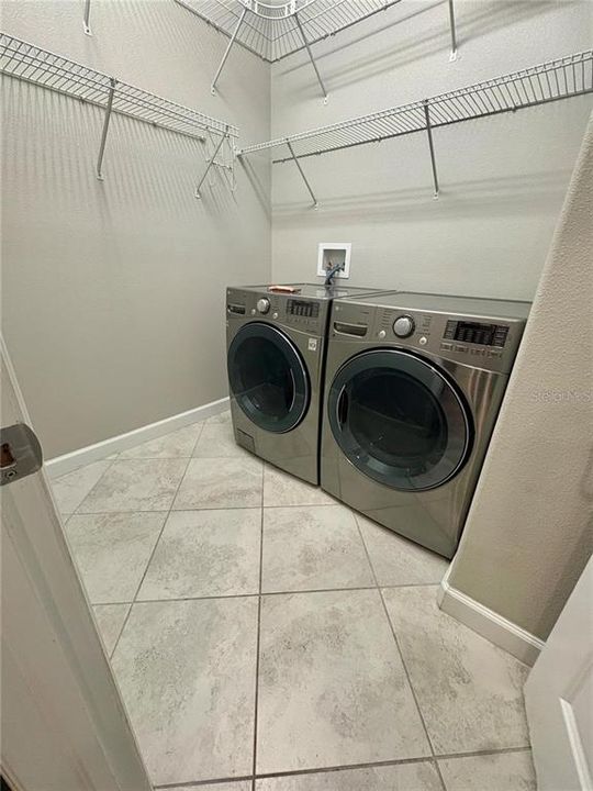 En Renta: $2,250 (4 camas, 3 baños, 2040 Pies cuadrados)