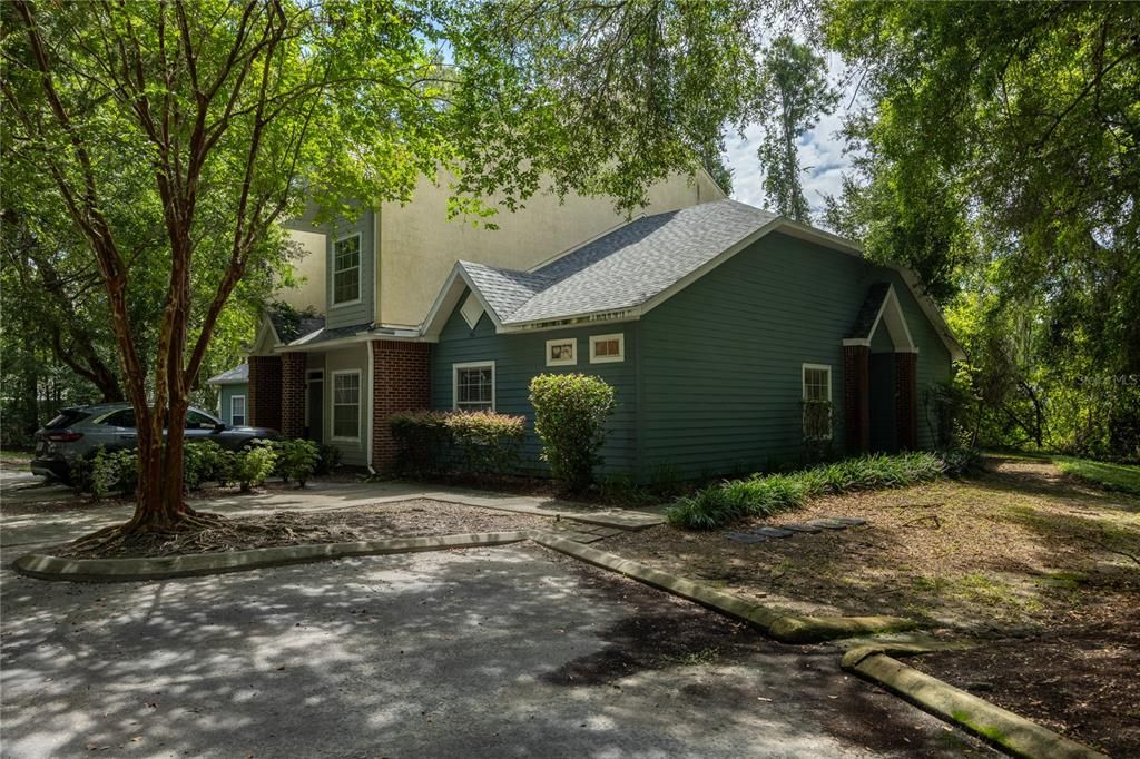 For Rent: $1,650 (2 beds, 2 baths, 976 Square Feet)