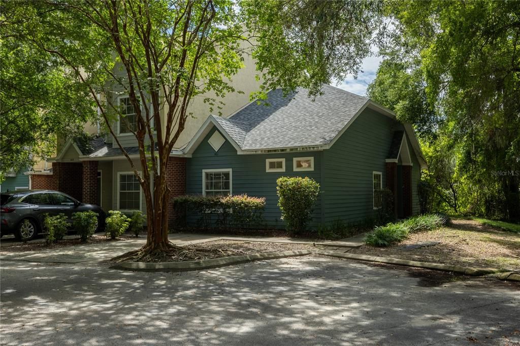 For Rent: $1,650 (2 beds, 2 baths, 976 Square Feet)