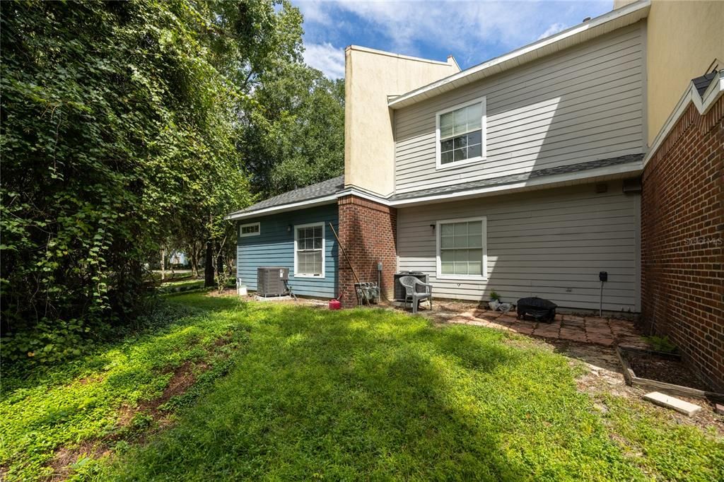 For Rent: $1,650 (2 beds, 2 baths, 976 Square Feet)