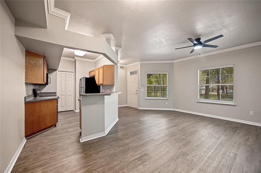 For Rent: $1,650 (2 beds, 2 baths, 976 Square Feet)