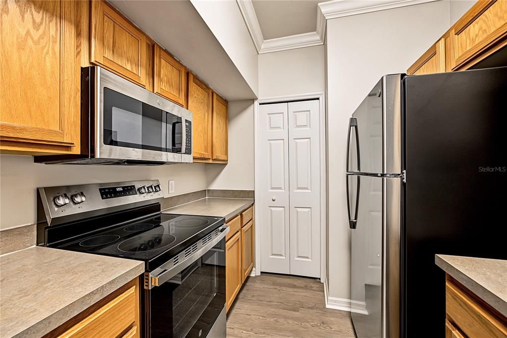 For Rent: $1,650 (2 beds, 2 baths, 976 Square Feet)