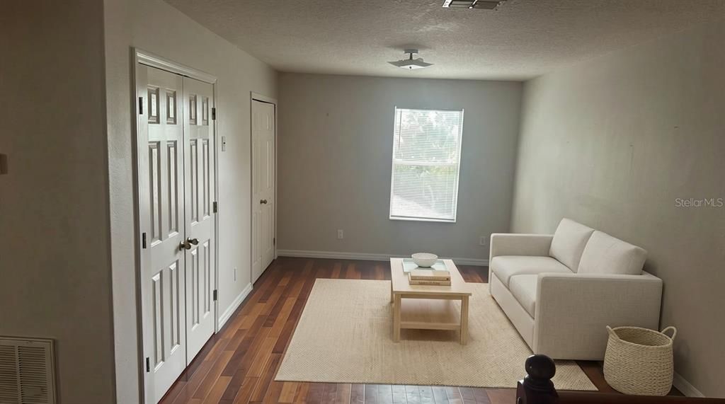 En Venta: $610,000 (5 camas, 2 baños, 3633 Pies cuadrados)