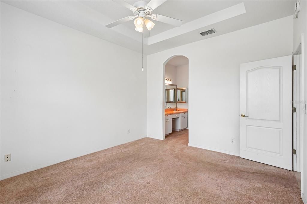 For Sale: $279,900 (3 beds, 2 baths, 1383 Square Feet)