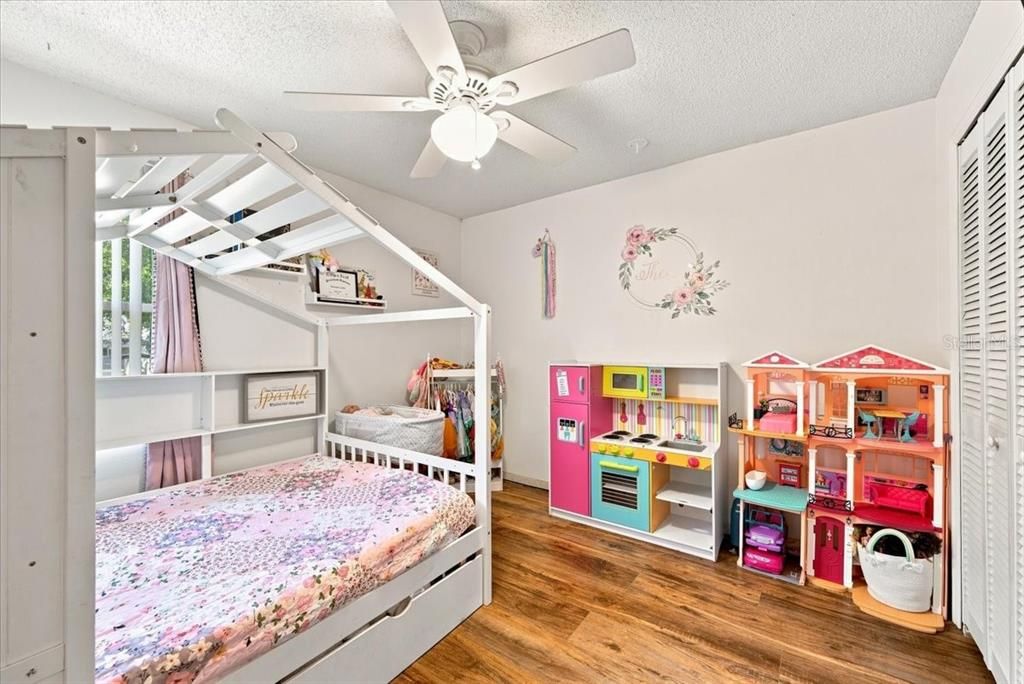 For Sale: $325,000 (3 beds, 2 baths, 1450 Square Feet)