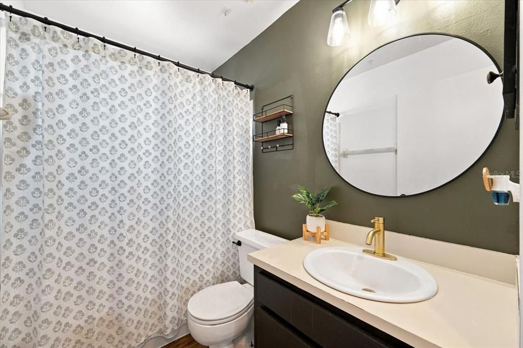For Sale: $325,000 (3 beds, 2 baths, 1450 Square Feet)