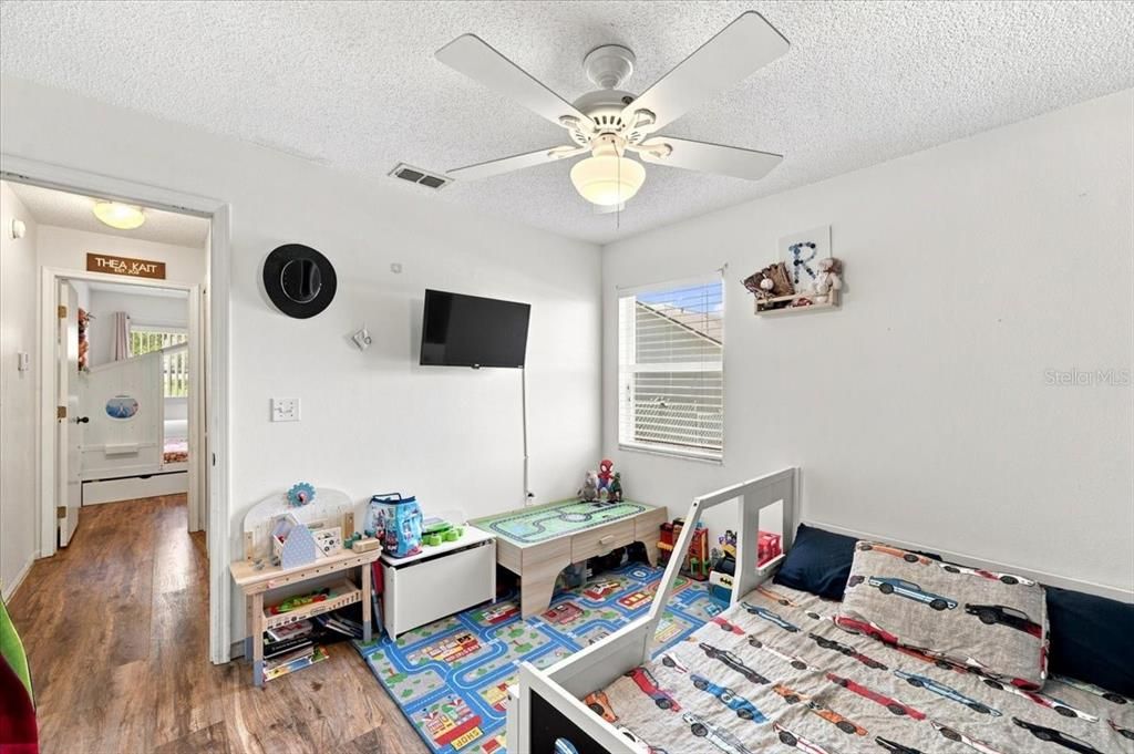 For Sale: $325,000 (3 beds, 2 baths, 1450 Square Feet)