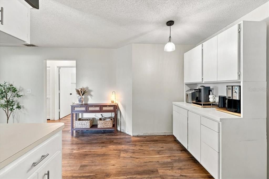 For Sale: $325,000 (3 beds, 2 baths, 1450 Square Feet)