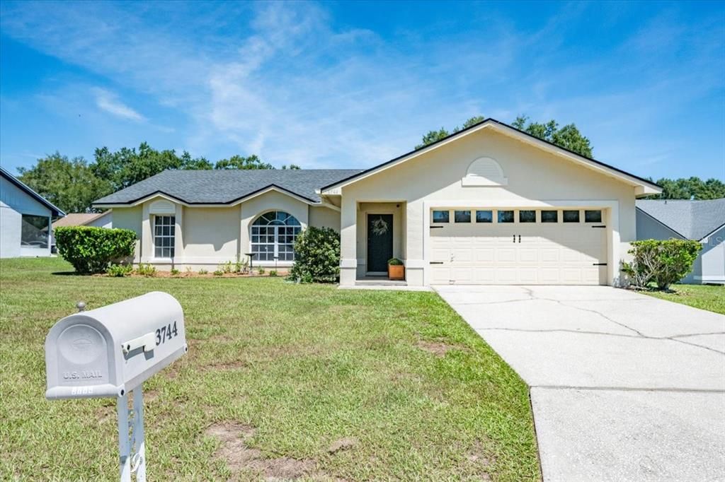 For Sale: $325,000 (3 beds, 2 baths, 1450 Square Feet)