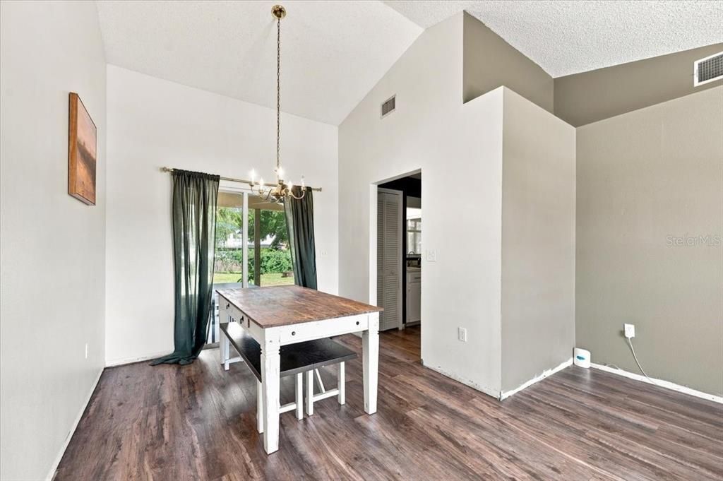 For Sale: $325,000 (3 beds, 2 baths, 1450 Square Feet)