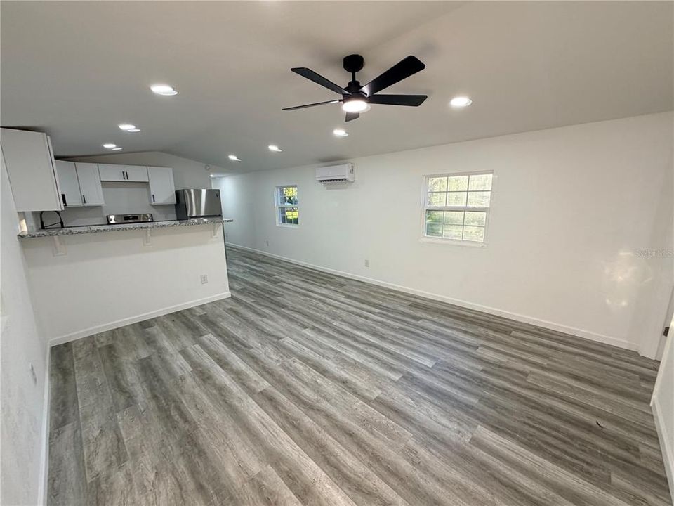 Activo con contrato: $250,000 (3 camas, 2 baños, 924 Pies cuadrados)
