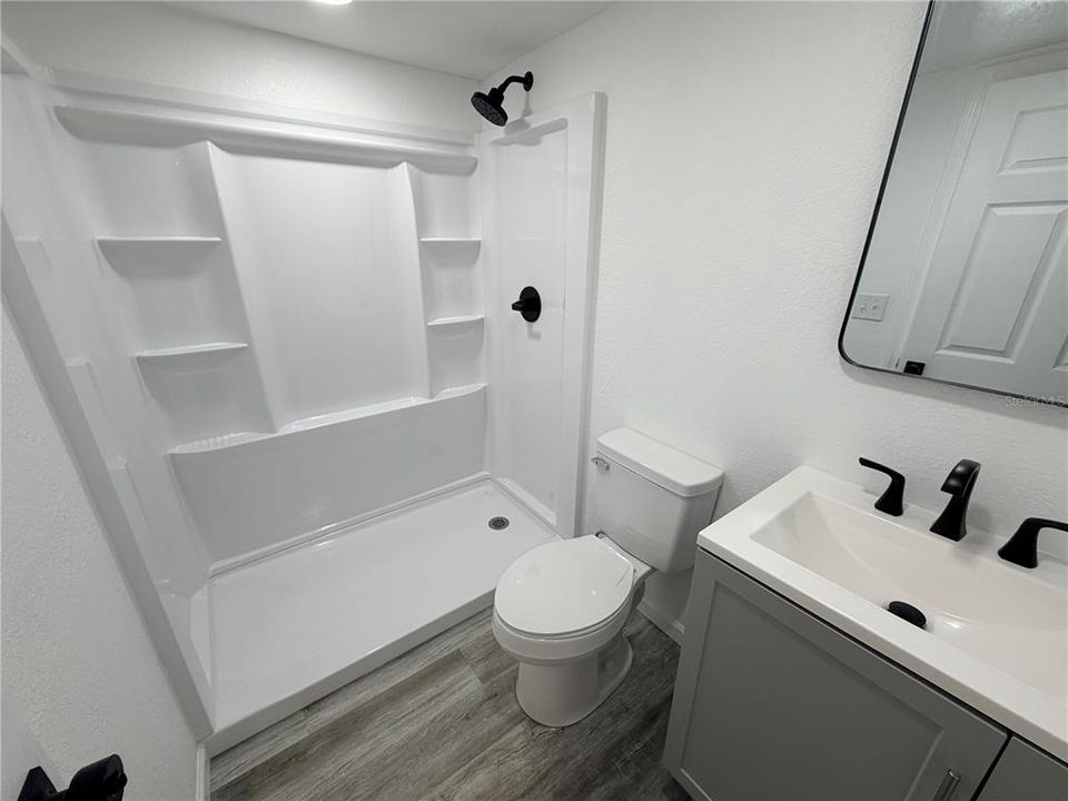 Activo con contrato: $250,000 (3 camas, 2 baños, 924 Pies cuadrados)