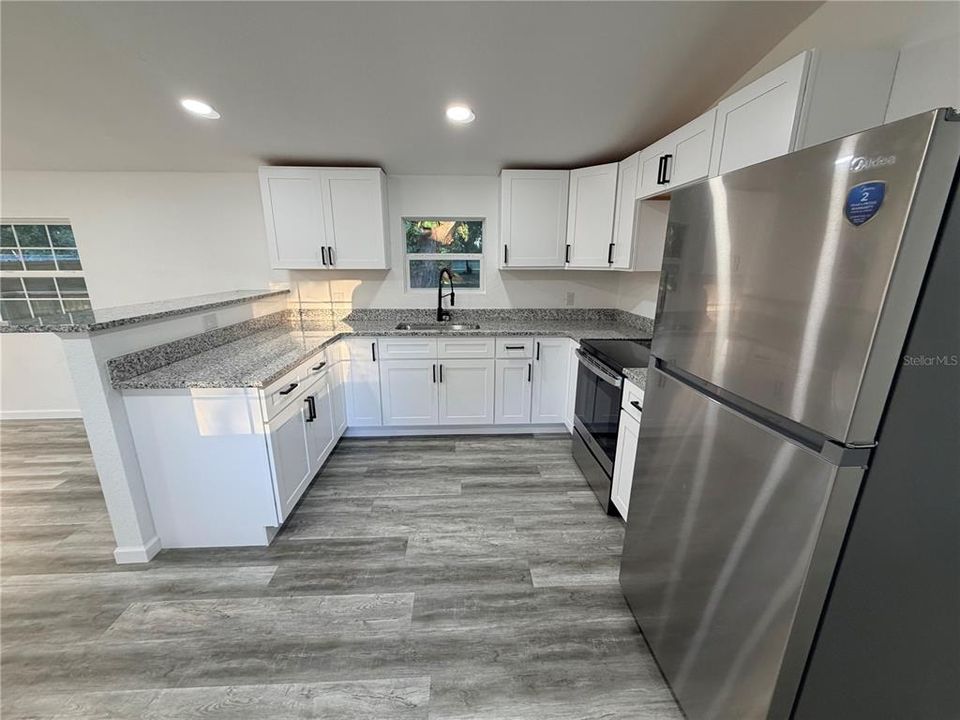 Activo con contrato: $250,000 (3 camas, 2 baños, 924 Pies cuadrados)
