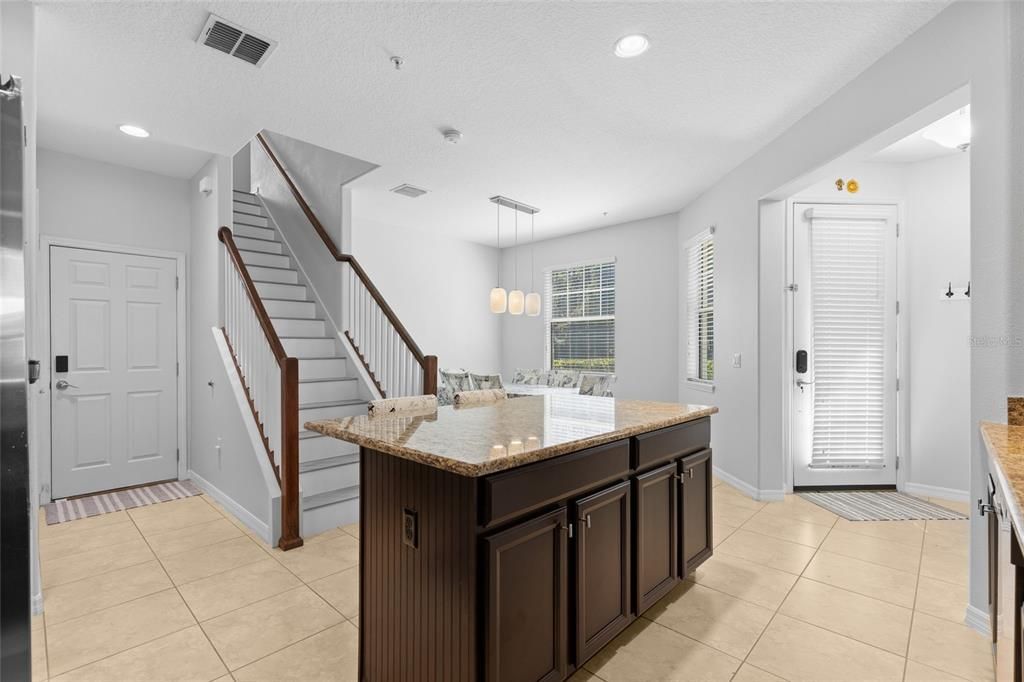 В аренду: $2,495 (3 спален, 2 ванн, 1731 Квадратных фут)