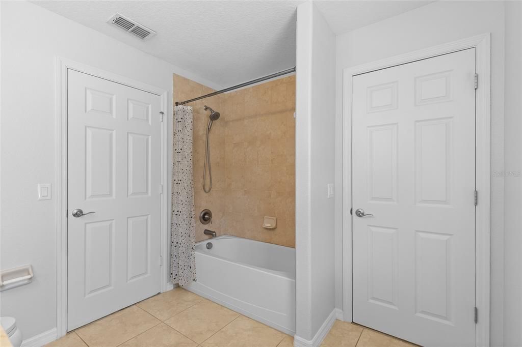 В аренду: $2,495 (3 спален, 2 ванн, 1731 Квадратных фут)
