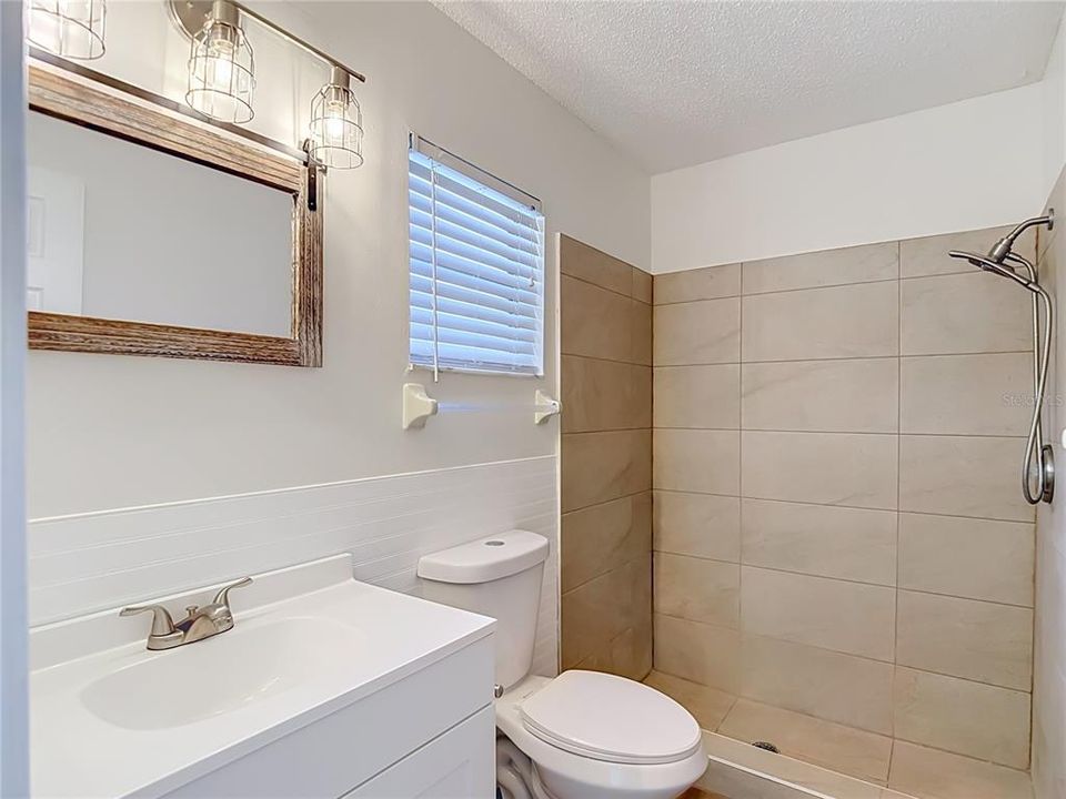 En Venta: $224,900 (2 camas, 2 baños, 1384 Pies cuadrados)