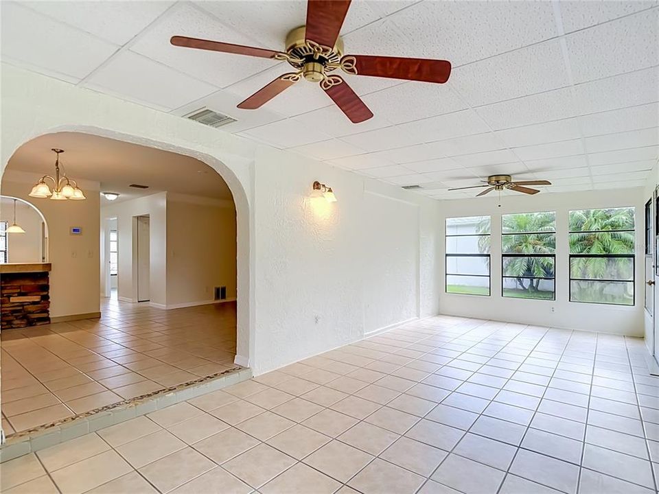En Venta: $224,900 (2 camas, 2 baños, 1384 Pies cuadrados)