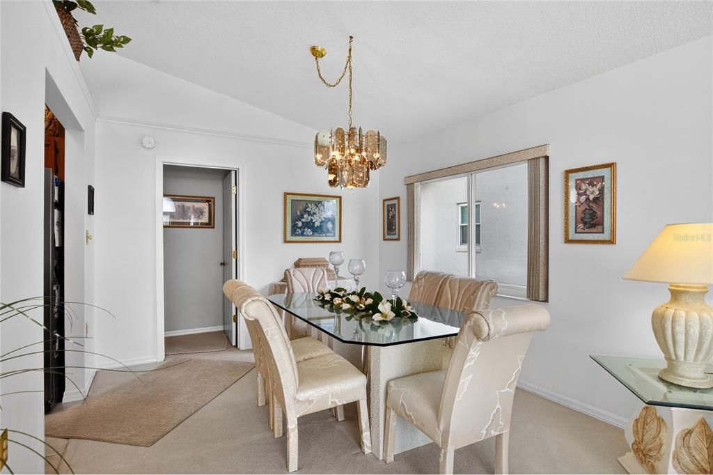 В аренду: $1,800 (2 спален, 2 ванн, 1762 Квадратных фут)