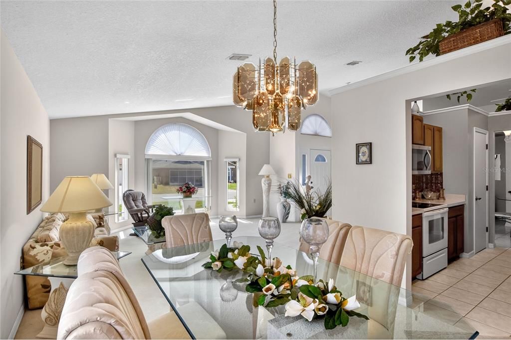 В аренду: $1,800 (2 спален, 2 ванн, 1762 Квадратных фут)