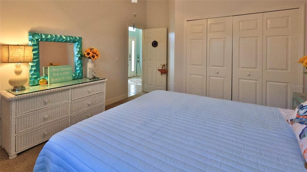 Activo con contrato: $399,000 (3 camas, 2 baños, 2038 Pies cuadrados)