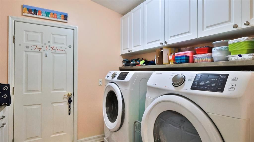Activo con contrato: $399,000 (3 camas, 2 baños, 2038 Pies cuadrados)