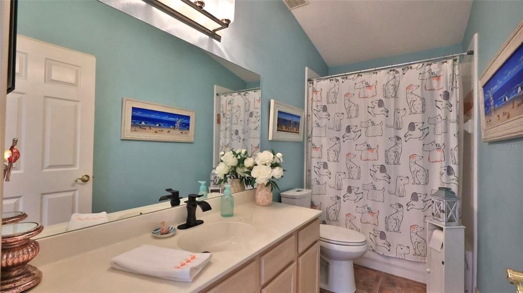 Activo con contrato: $399,000 (3 camas, 2 baños, 2038 Pies cuadrados)