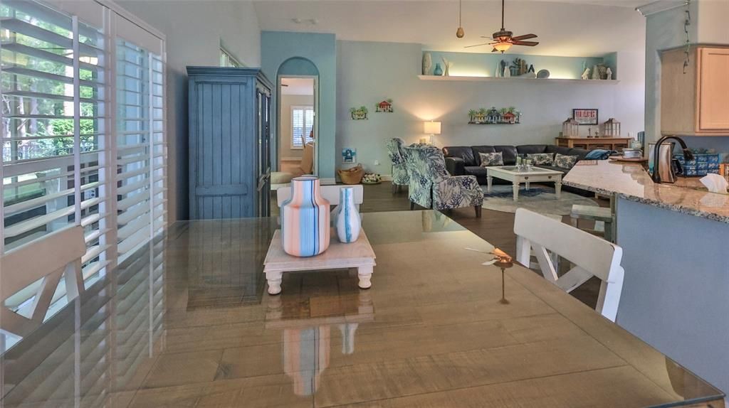 Activo con contrato: $399,000 (3 camas, 2 baños, 2038 Pies cuadrados)