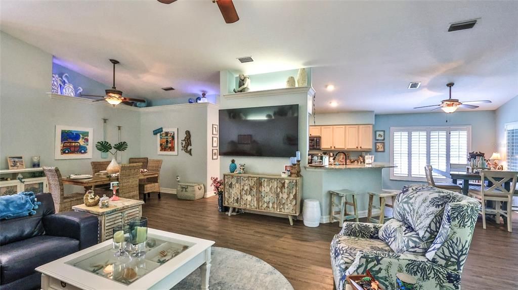 Activo con contrato: $399,000 (3 camas, 2 baños, 2038 Pies cuadrados)