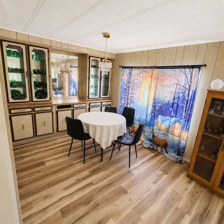 На продажу: $102,000 (2 спален, 2 ванн, 1152 Квадратных фут)