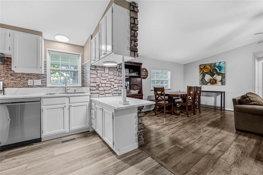 For Rent: $2,695 (3 beds, 2 baths, 1248 Square Feet)