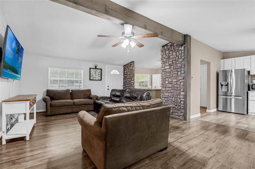 For Rent: $2,695 (3 beds, 2 baths, 1248 Square Feet)