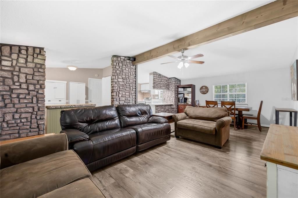 For Rent: $2,695 (3 beds, 2 baths, 1248 Square Feet)