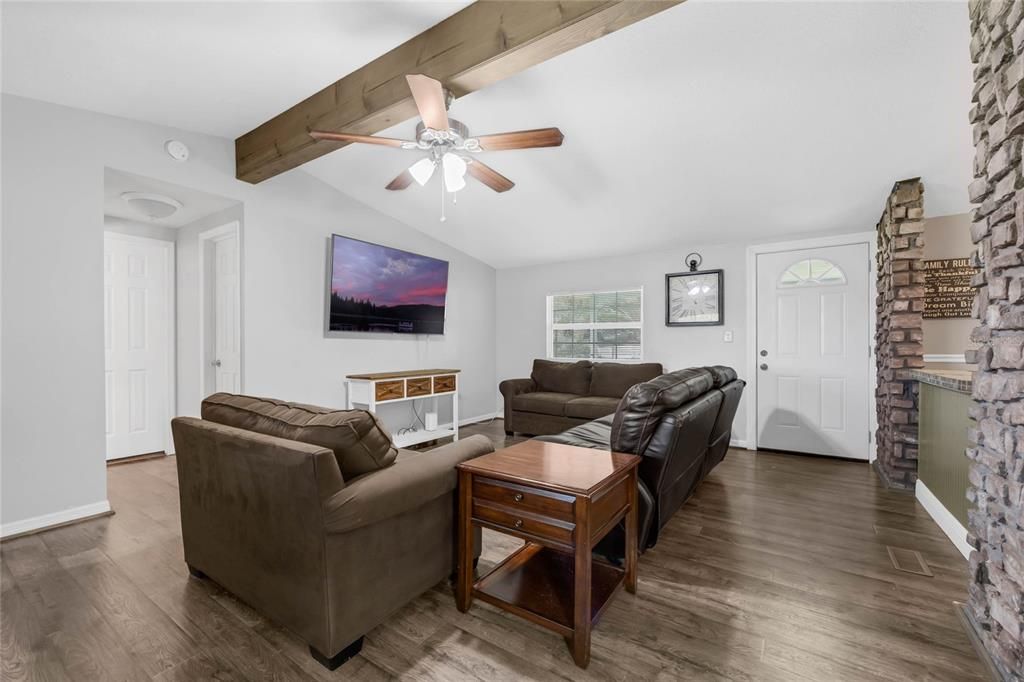 For Rent: $2,695 (3 beds, 2 baths, 1248 Square Feet)
