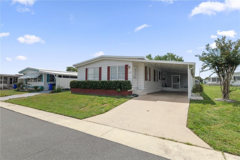 For Sale: $98,900 (2 beds, 2 baths, 1128 Square Feet)