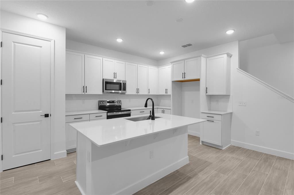 На продажу: $529,999 (4 спален, 3 ванн, 2670 Квадратных фут)