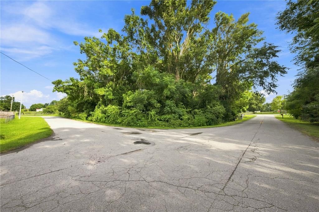 待售: $49,900 (0.28 acres)