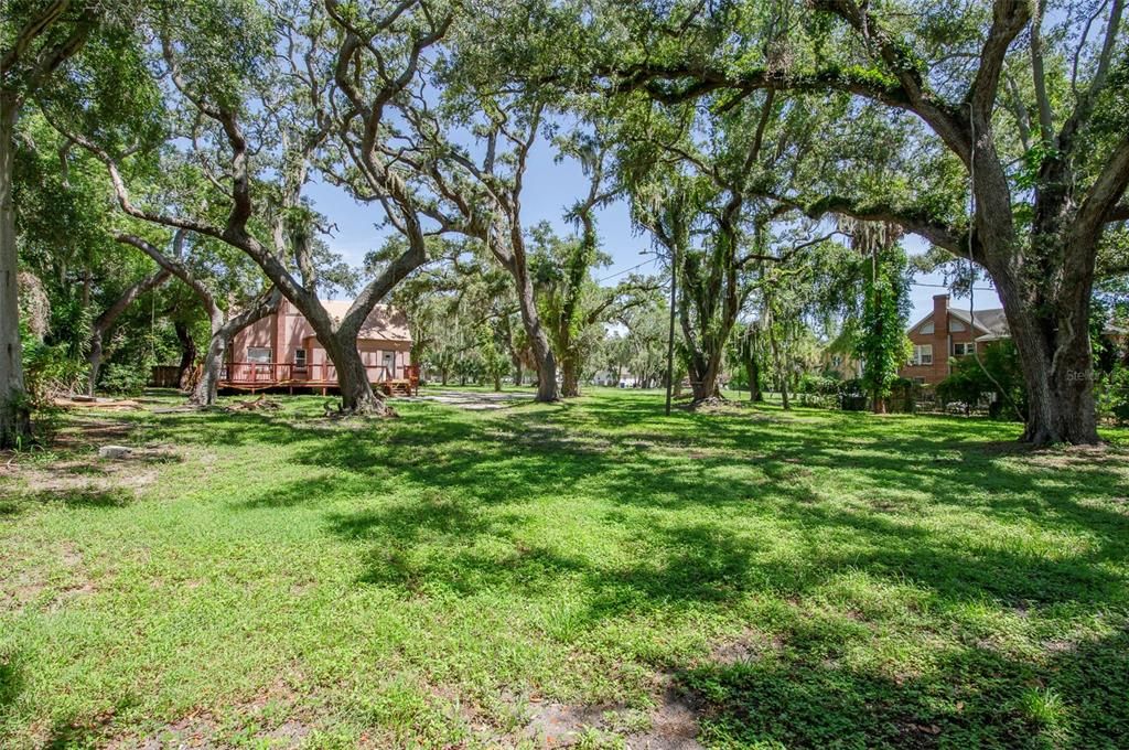 For Sale: $560,000 (3 beds, 3 baths, 1658 Square Feet)