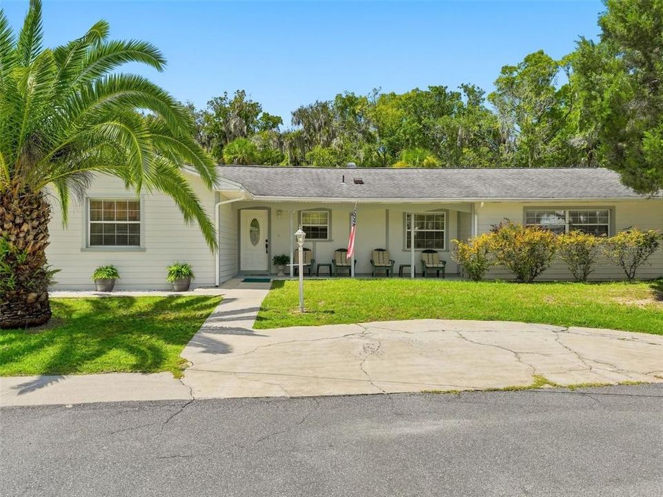 For Sale: $449,000 (3 beds, 3 baths, 1744 Square Feet)