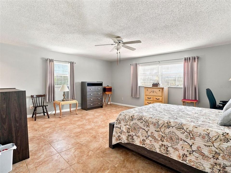 For Sale: $449,000 (3 beds, 3 baths, 1744 Square Feet)