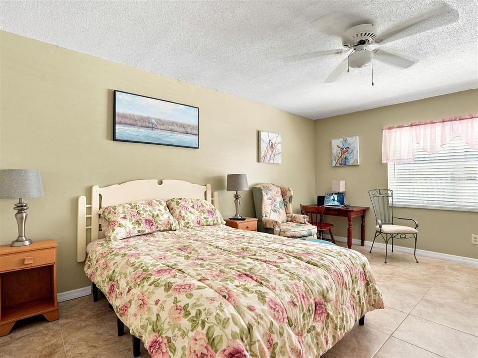 For Sale: $449,000 (3 beds, 3 baths, 1744 Square Feet)