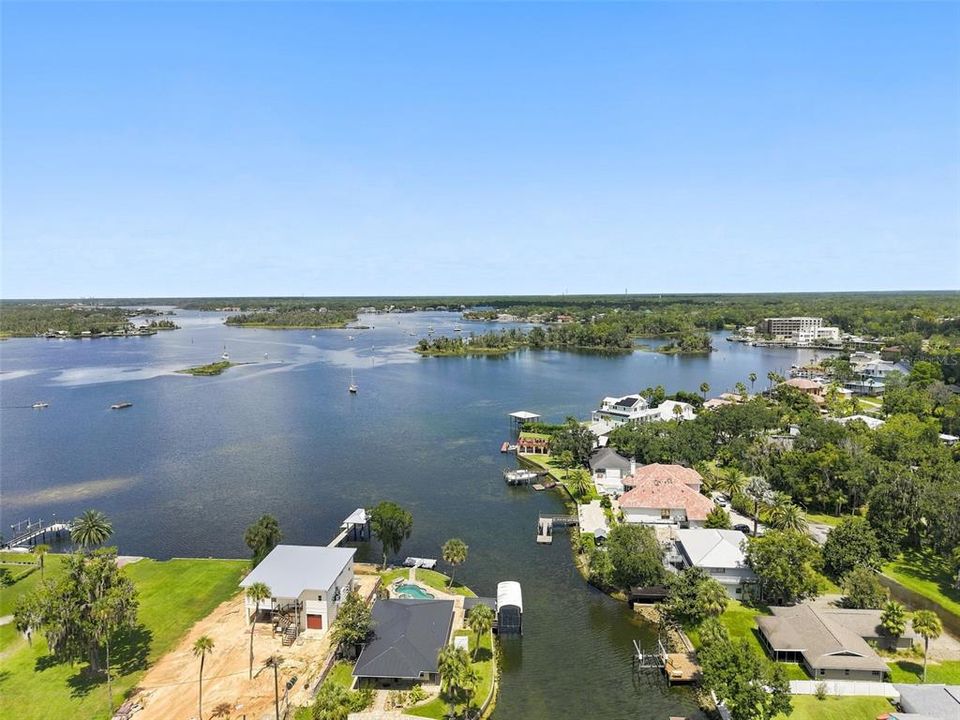 For Sale: $449,000 (3 beds, 3 baths, 1744 Square Feet)