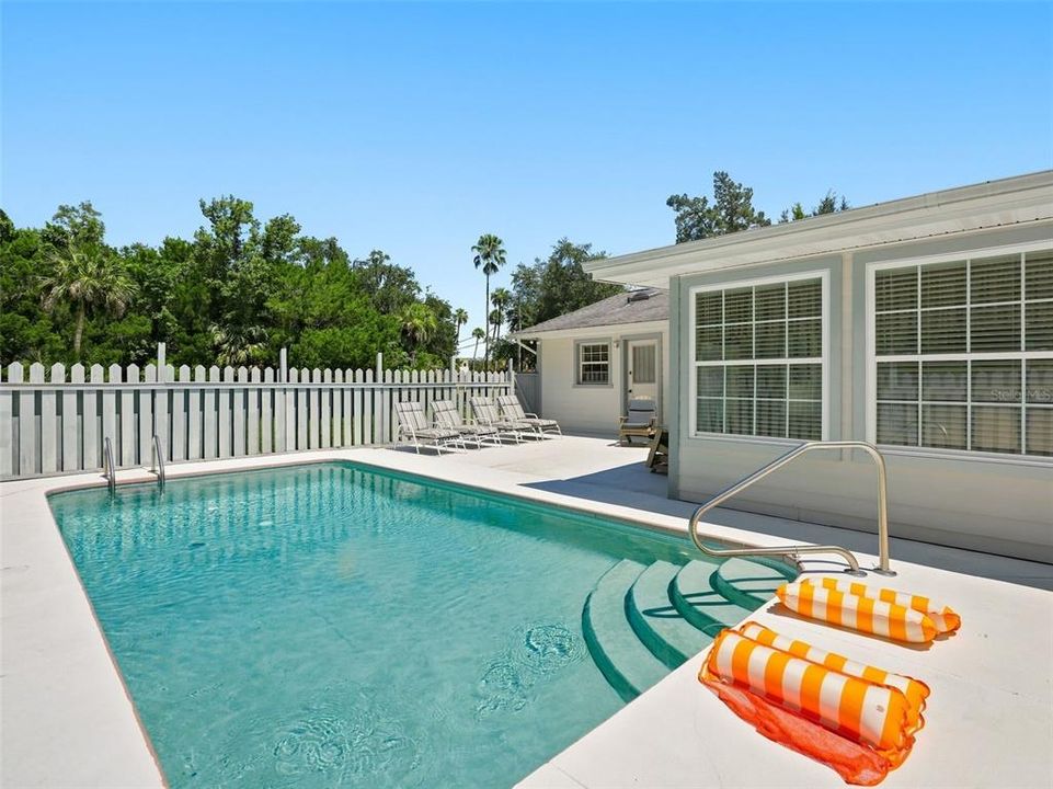 For Sale: $449,000 (3 beds, 3 baths, 1744 Square Feet)