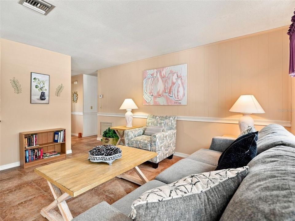 For Sale: $449,000 (3 beds, 3 baths, 1744 Square Feet)