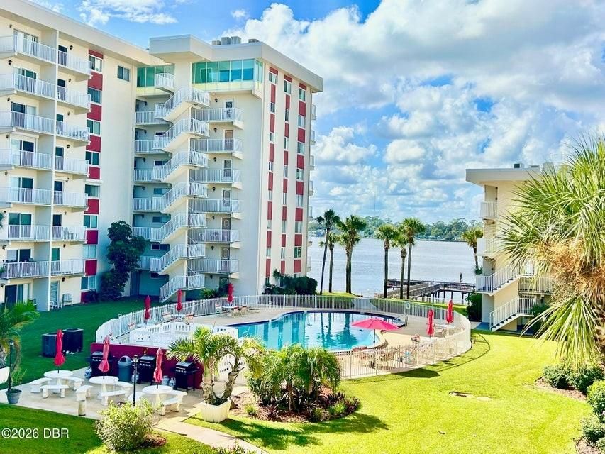 На продажу: $93,900 (1 спален, 1 ванн, 415 Квадратных фут)
