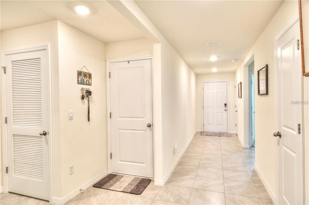 En Venta: $327,500 (4 camas, 2 baños, 1867 Pies cuadrados)